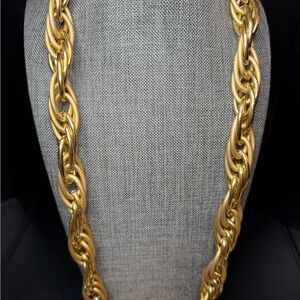 N25. Chain Link Necklace, Large Oval Links, Vintage and Unsigned